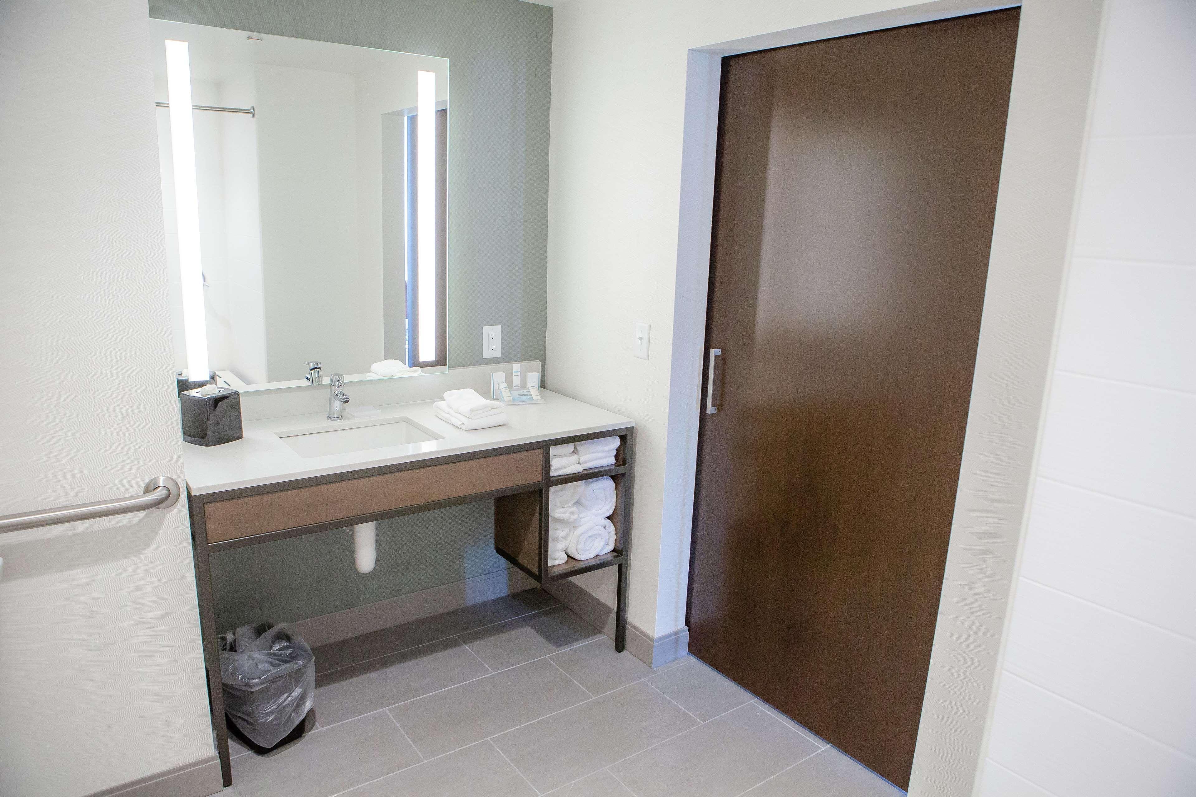 Hilton Garden Inn Corning Downtown Dış mekan fotoğraf
