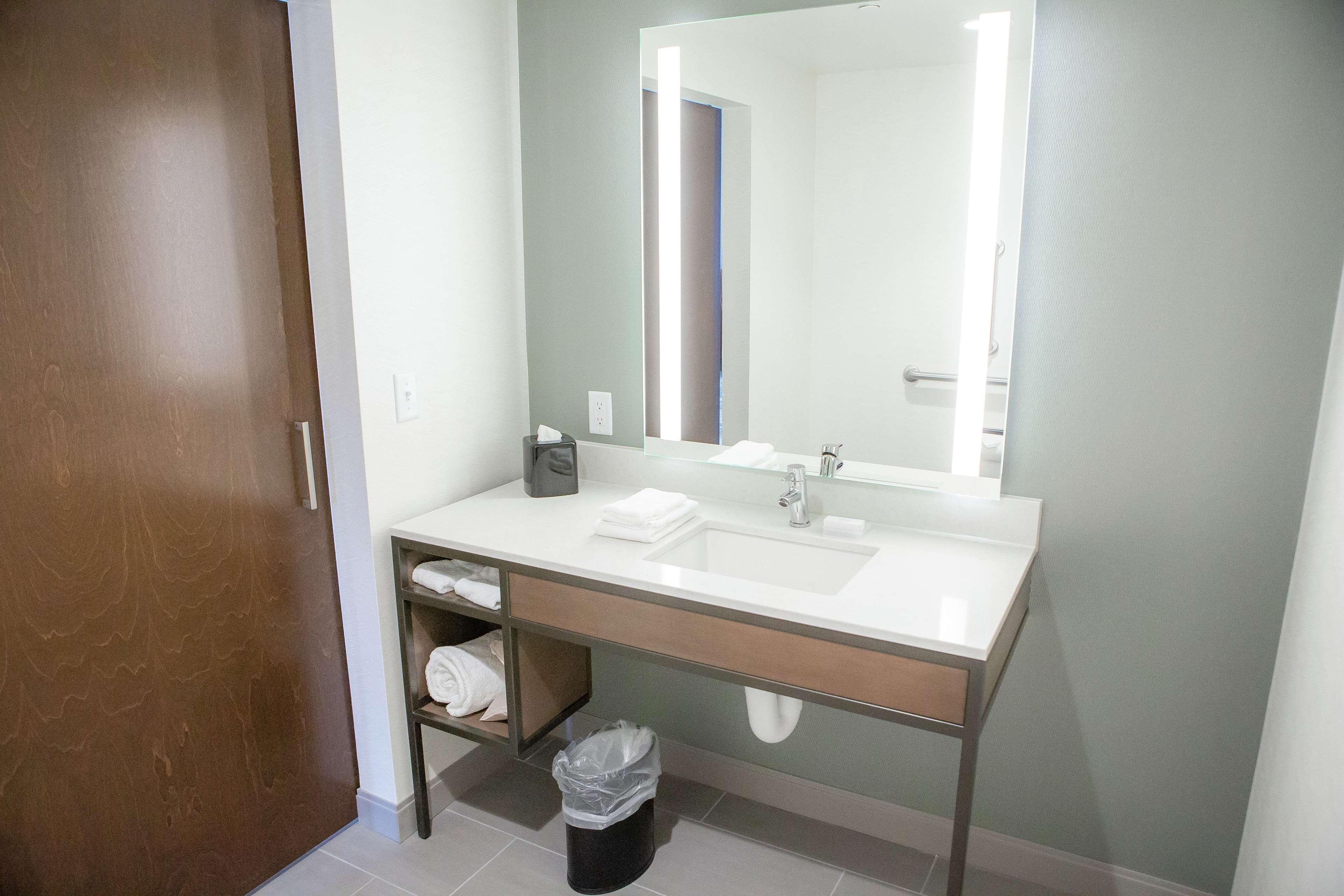 Hilton Garden Inn Corning Downtown Dış mekan fotoğraf